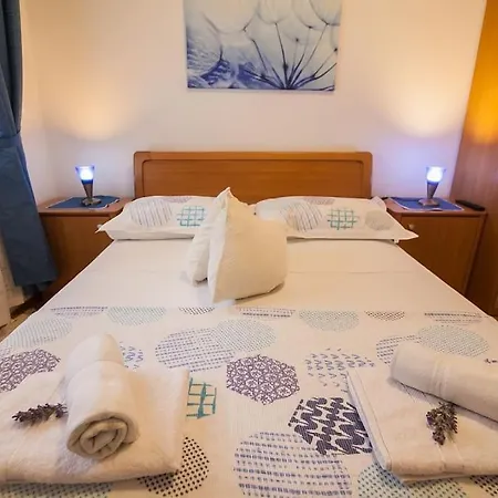 Appartamento Superb 3 Bedrooms, 2 Baths With Terrace And Free Parking