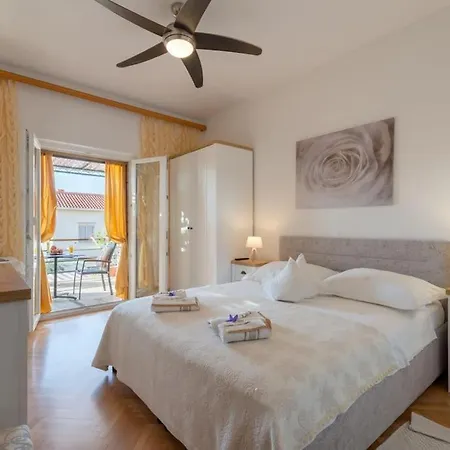 Appartamento Superb 3 Bedrooms, 2 Baths With Terrace And Free Parking